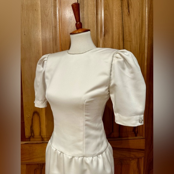 A.J. Bari - VTG 80s Structured White Satin Formal Dress/Crystal Trim - EUC 4 - Picture 17 of 17